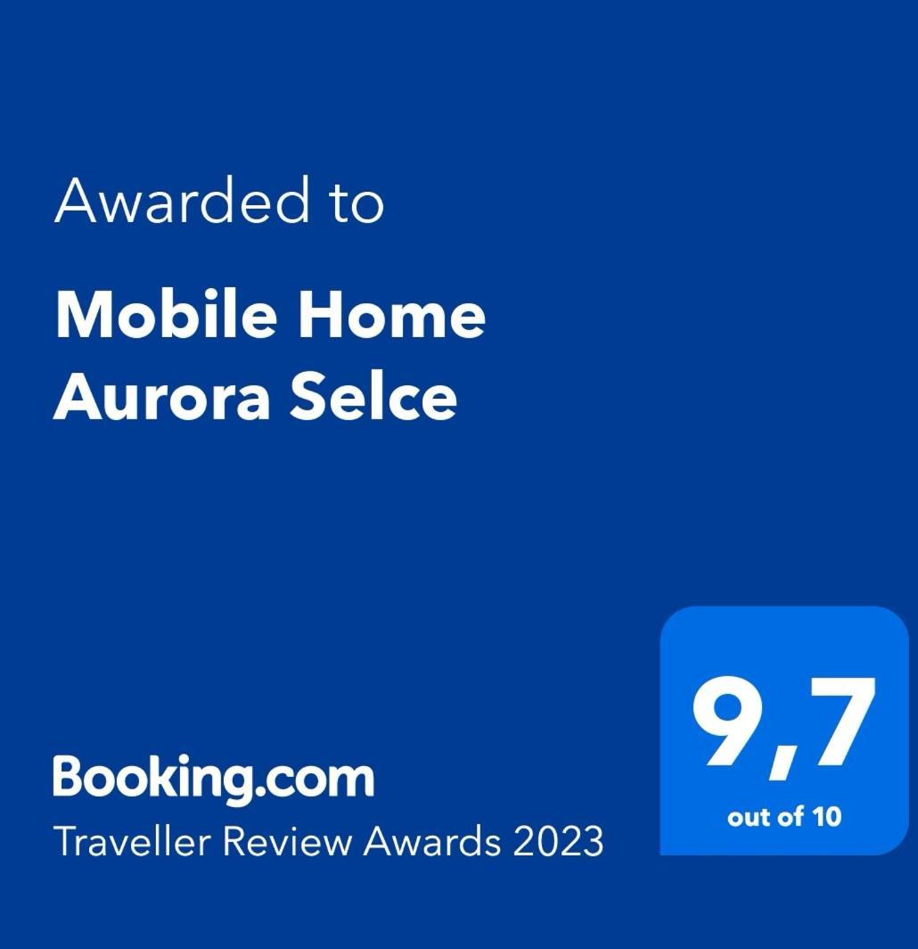 Mobile Home Aurora Selce Bilik gambar